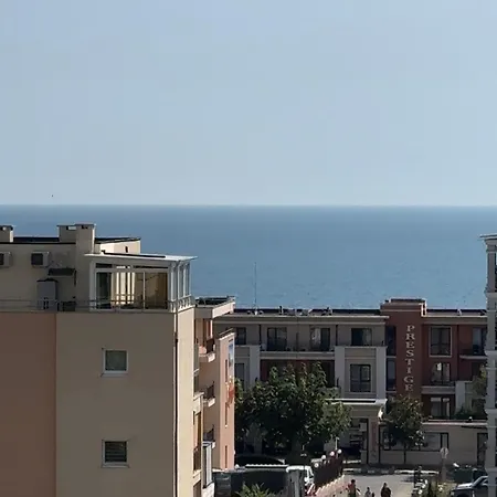 Vip With Sea View Apartament *